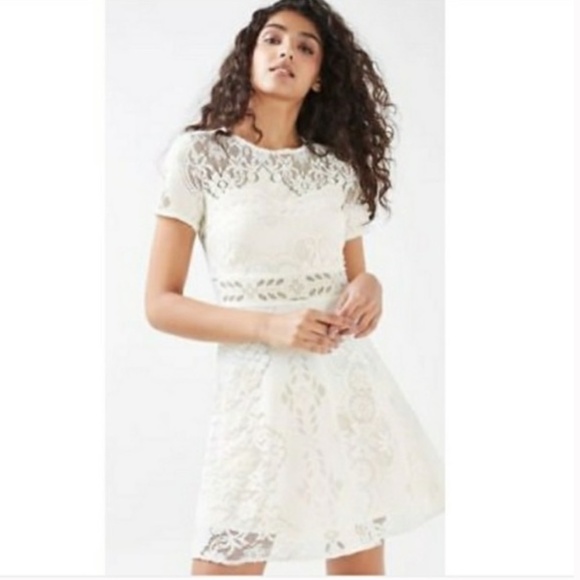 TOPSHOP Dresses & Skirts - TOPSHOP Ivory/Cream Short Sleeve Floral Lace Dress | M